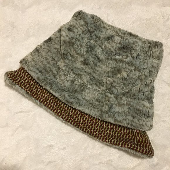 Elfarrow Faux Fur Red and Lime Long Honeycomb Reversible Neck Warmer - Picture 4 of 12